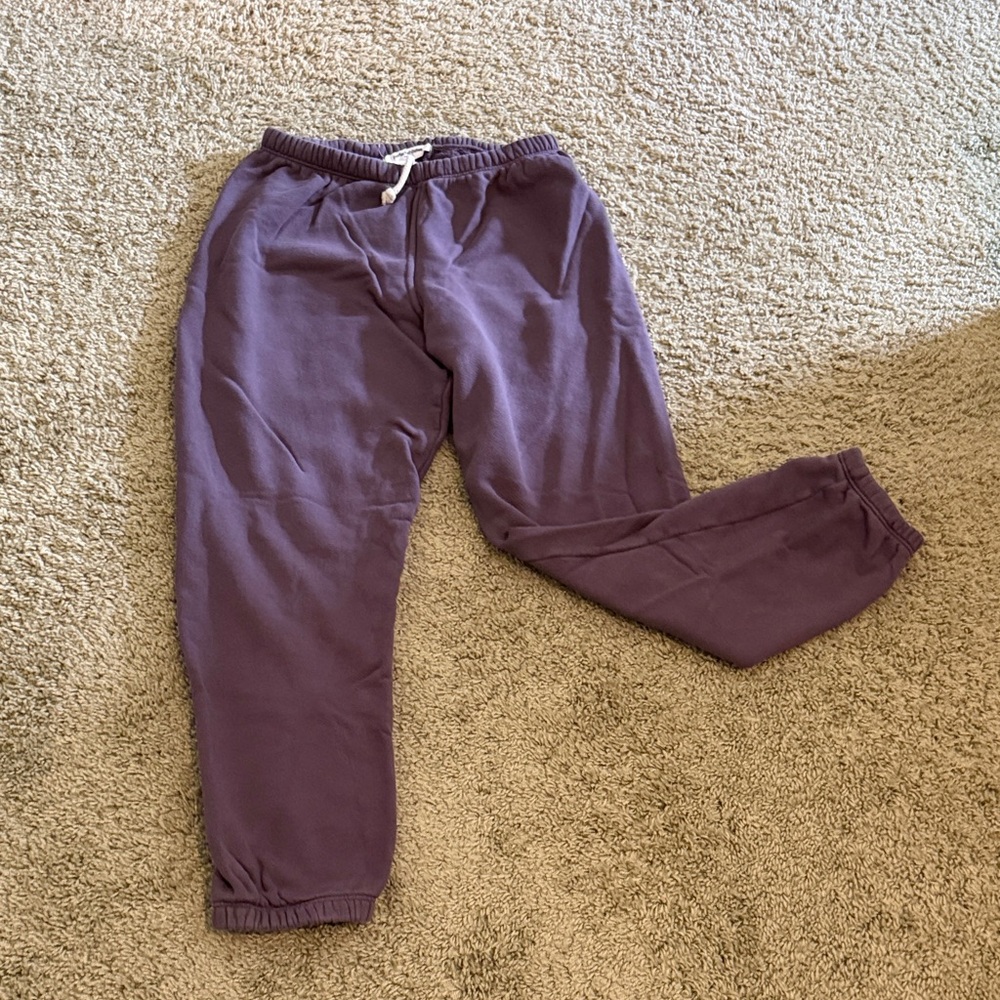 Perfect white tee Joggers